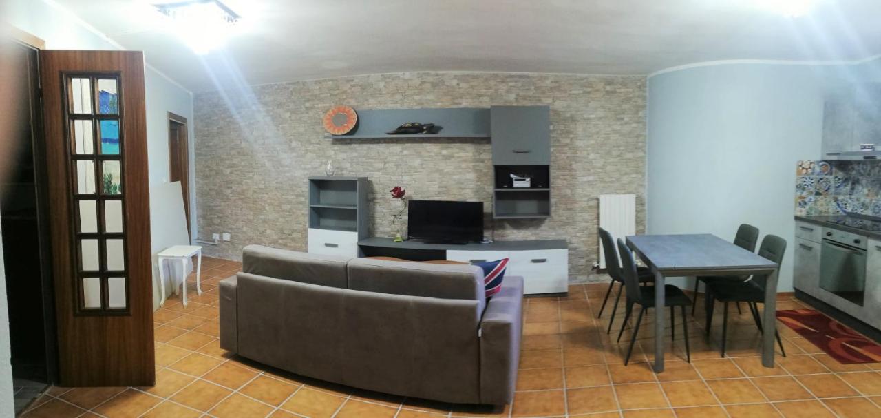 La Taverna Appartamento Scala A Chiocciola フォッローニカ エクステリア 写真