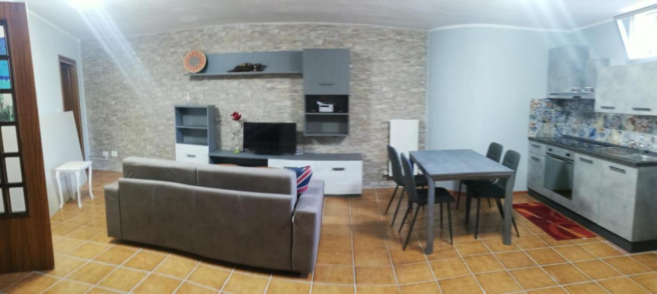 La Taverna Appartamento Scala A Chiocciola フォッローニカ エクステリア 写真